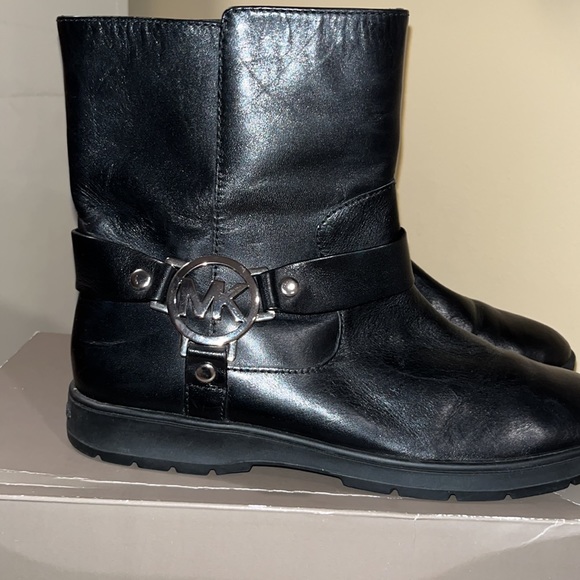 Michael Kors black ankle boots 8 1/2 - Picture 2 of 7